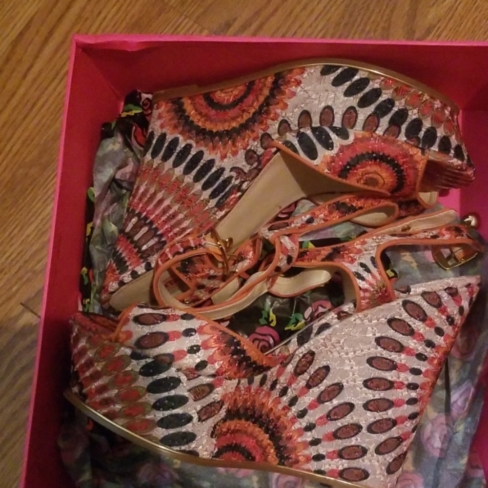 Betsy Johnson Taelyn wedges